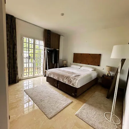 Apartment Aloha Pueblo, Garden , Rooftop View 3-storey Townhouse Marbella